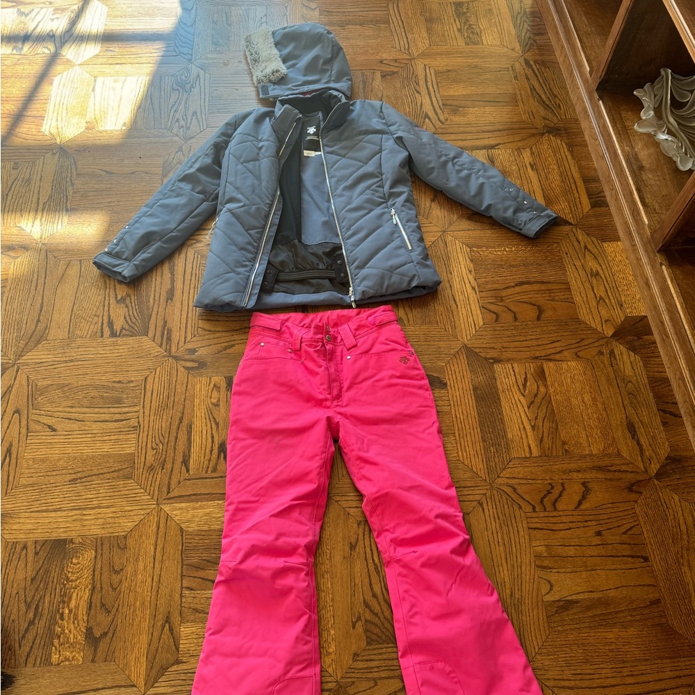 Descente Pink and Blue Casual Matching Set